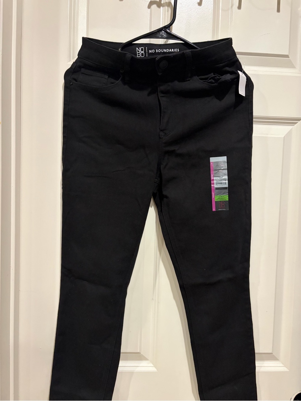 No Boundaries Girls' Black Slim Jeans with Colored Tag Accent